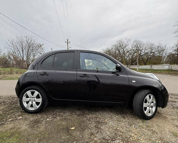 Красный Ниссан Микра, объемом двигателя 1.24 л и пробегом 150 тыс. км за 5900 $, фото 1 на Automoto.ua