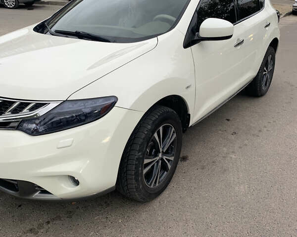 Белый Ниссан Мурано, объемом двигателя 2.49 л и пробегом 290 тыс. км за 9440 $, фото 1 на Automoto.ua