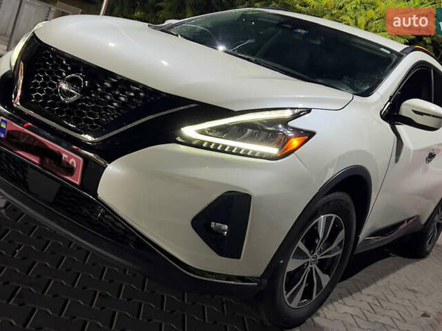 Белый Ниссан Мурано, объемом двигателя 3.5 л и пробегом 57 тыс. км за 19100 $, фото 1 на Automoto.ua