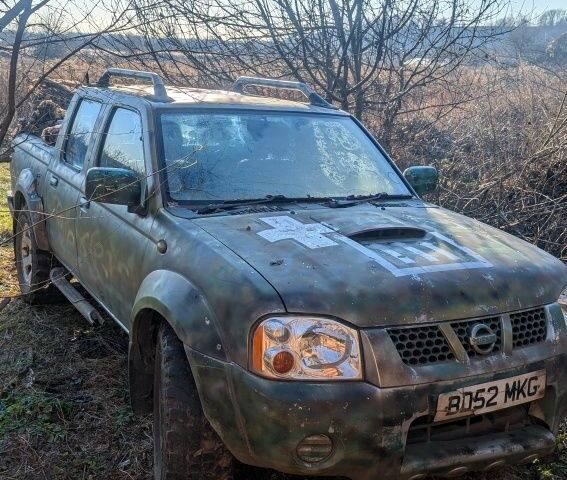 Білий Ніссан Навара, об'ємом двигуна 2.5 л та пробігом 170 тис. км за 3500 $, фото 1 на Automoto.ua