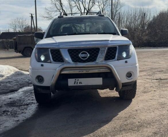 Білий Ніссан Навара, об'ємом двигуна 0 л та пробігом 2 тис. км за 5000 $, фото 1 на Automoto.ua