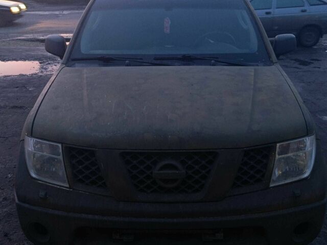 Белый Ниссан Навара, объемом двигателя 2.5 л и пробегом 370 тыс. км за 4000 $, фото 1 на Automoto.ua