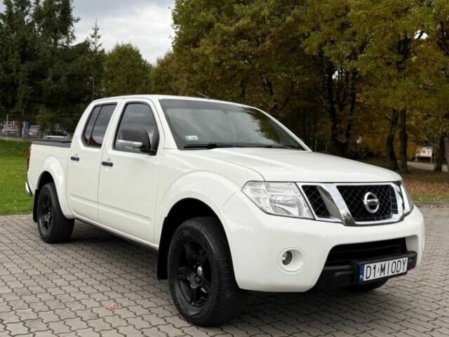 Белый Ниссан Навара, объемом двигателя 2.5 л и пробегом 218 тыс. км за 2900 $, фото 1 на Automoto.ua