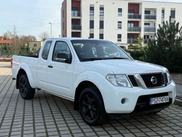 Белый Ниссан Навара, объемом двигателя 2.5 л и пробегом 268 тыс. км за 4600 $, фото 1 на Automoto.ua
