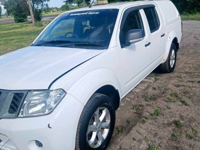 Білий Ніссан Навара, об'ємом двигуна 2.5 л та пробігом 110 тис. км за 6000 $, фото 1 на Automoto.ua