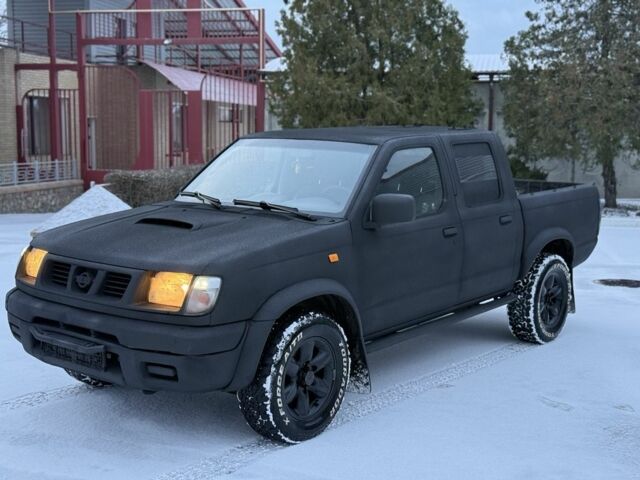 Чорний Ніссан Навара, об'ємом двигуна 0 л та пробігом 200 тис. км за 3500 $, фото 1 на Automoto.ua