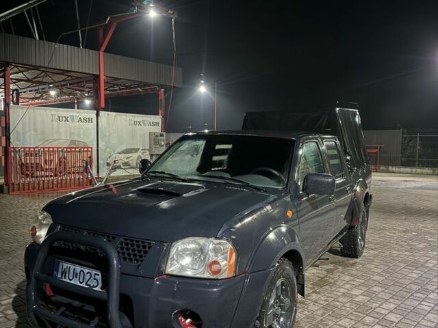 Чорний Ніссан Навара, об'ємом двигуна 3 л та пробігом 300 тис. км за 3200 $, фото 1 на Automoto.ua