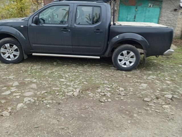 Чорний Ніссан Навара, об'ємом двигуна 2.5 л та пробігом 265 тис. км за 3500 $, фото 1 на Automoto.ua
