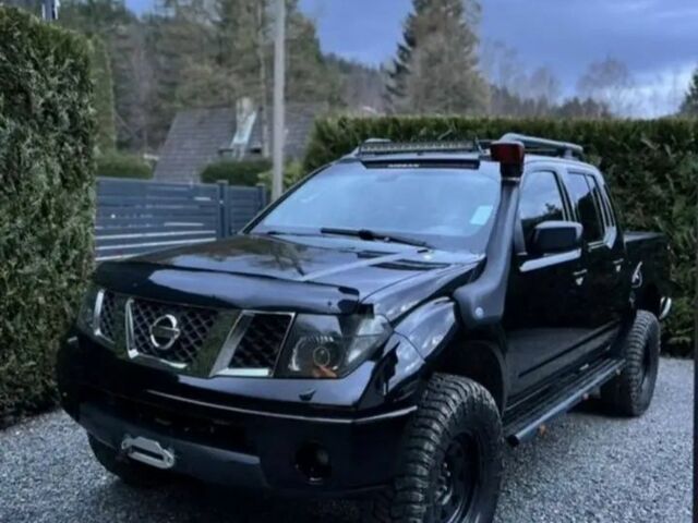 Чорний Ніссан Навара, об'ємом двигуна 2.5 л та пробігом 204 тис. км за 2650 $, фото 1 на Automoto.ua