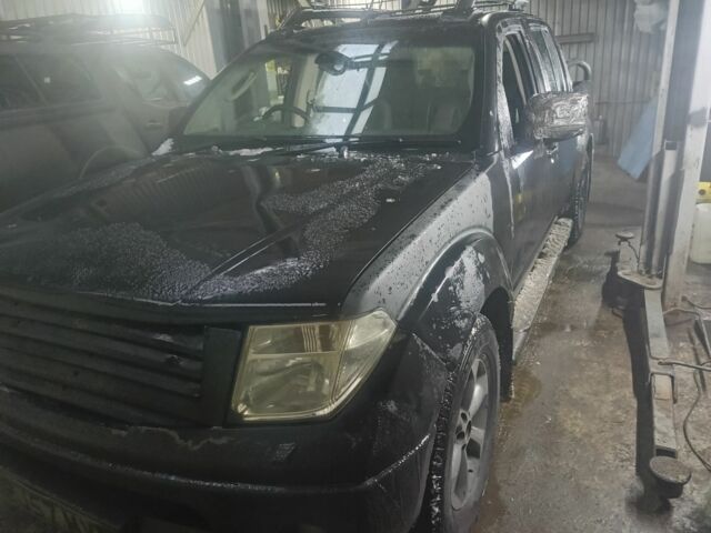 Чорний Ніссан Навара, об'ємом двигуна 0 л та пробігом 300 тис. км за 6300 $, фото 1 на Automoto.ua