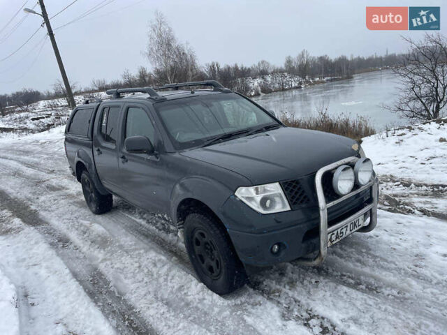 Чорний Ніссан Навара, об'ємом двигуна 2.49 л та пробігом 110 тис. км за 6000 $, фото 1 на Automoto.ua