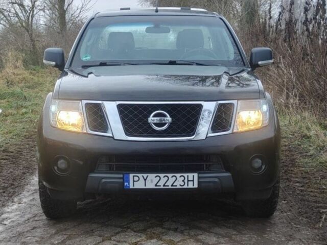 Черный Ниссан Навара, объемом двигателя 2.5 л и пробегом 223 тыс. км за 4700 $, фото 1 на Automoto.ua