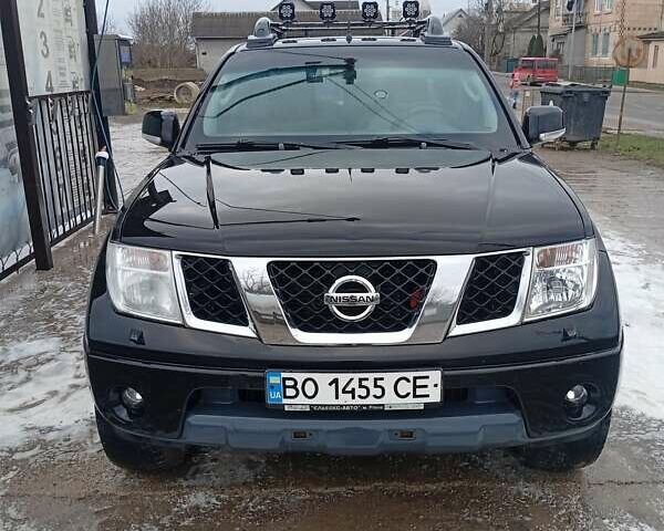 Чорний Ніссан Навара, об'ємом двигуна 2.49 л та пробігом 320 тис. км за 10800 $, фото 1 на Automoto.ua