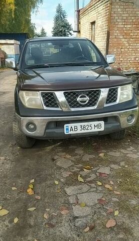 Чорний Ніссан Навара, об'ємом двигуна 2.49 л та пробігом 230 тис. км за 10600 $, фото 1 на Automoto.ua