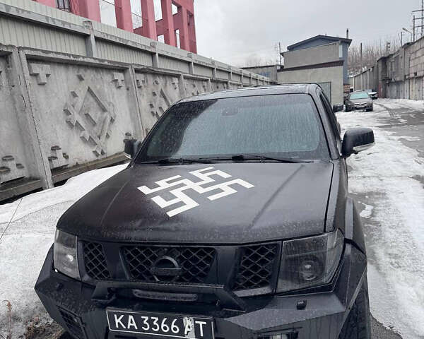 Чорний Ніссан Навара, об'ємом двигуна 2.49 л та пробігом 222 тис. км за 7000 $, фото 1 на Automoto.ua