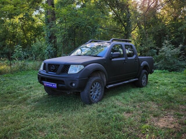 Черный Ниссан Навара, объемом двигателя 2.5 л и пробегом 220 тыс. км за 5300 $, фото 1 на Automoto.ua