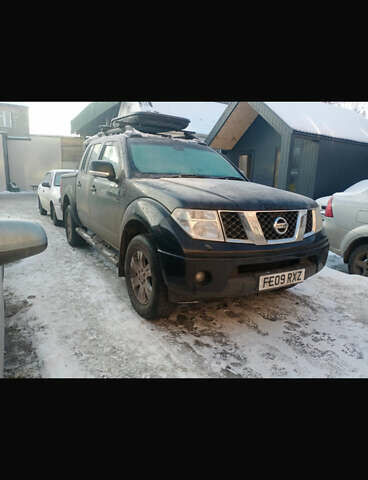 Чорний Ніссан Навара, об'ємом двигуна 2.49 л та пробігом 230 тис. км за 4200 $, фото 1 на Automoto.ua