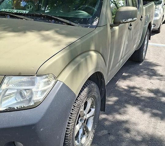 Чорний Ніссан Навара, об'ємом двигуна 2.49 л та пробігом 429 тис. км за 8500 $, фото 1 на Automoto.ua