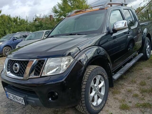 Чорний Ніссан Навара, об'ємом двигуна 2.5 л та пробігом 205 тис. км за 7800 $, фото 1 на Automoto.ua