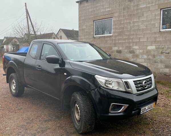 Черный Ниссан Навара, объемом двигателя 2.5 л и пробегом 165 тыс. км за 12378 $, фото 1 на Automoto.ua