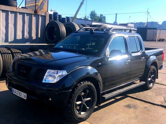 Чорний Ніссан Навара, об'ємом двигуна 2.5 л та пробігом 250 тис. км за 6000 $, фото 1 на Automoto.ua