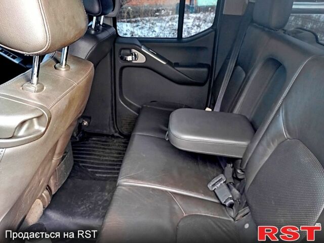 Чорний Ніссан Навара, об'ємом двигуна 2.5 л та пробігом 138 тис. км за 5300 $, фото 1 на Automoto.ua