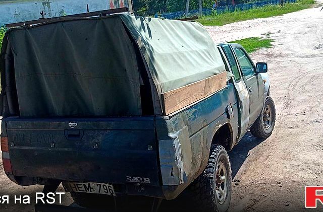Ніссан Навара, об'ємом двигуна 2.5 л та пробігом 0 тис. км за 2300 $, фото 1 на Automoto.ua