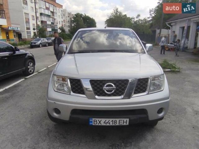 Сірий Ніссан Навара, об'ємом двигуна 2.49 л та пробігом 285 тис. км за 11500 $, фото 1 на Automoto.ua