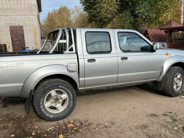 Сірий Ніссан Навара, об'ємом двигуна 2.5 л та пробігом 133 тис. км за 5600 $, фото 1 на Automoto.ua