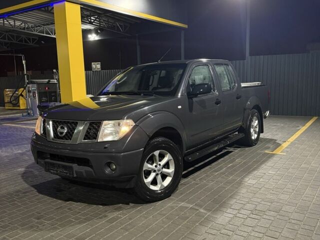 Сірий Ніссан Навара, об'ємом двигуна 2.5 л та пробігом 300 тис. км за 5500 $, фото 1 на Automoto.ua