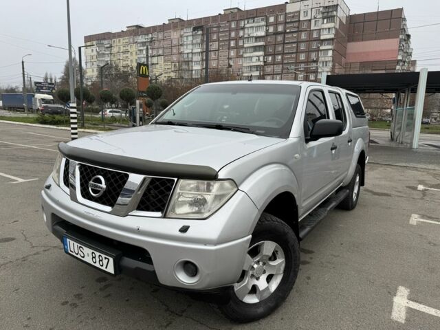 Сірий Ніссан Навара, об'ємом двигуна 2.5 л та пробігом 290 тис. км за 6700 $, фото 1 на Automoto.ua