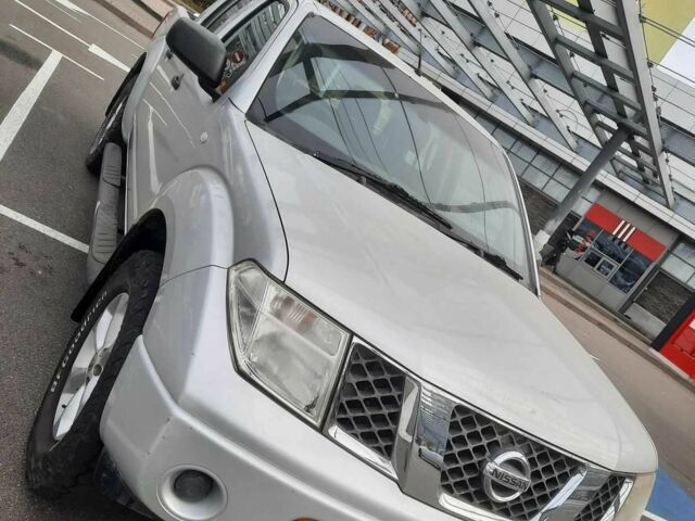 Сірий Ніссан Навара, об'ємом двигуна 2.5 л та пробігом 268 тис. км за 6200 $, фото 1 на Automoto.ua