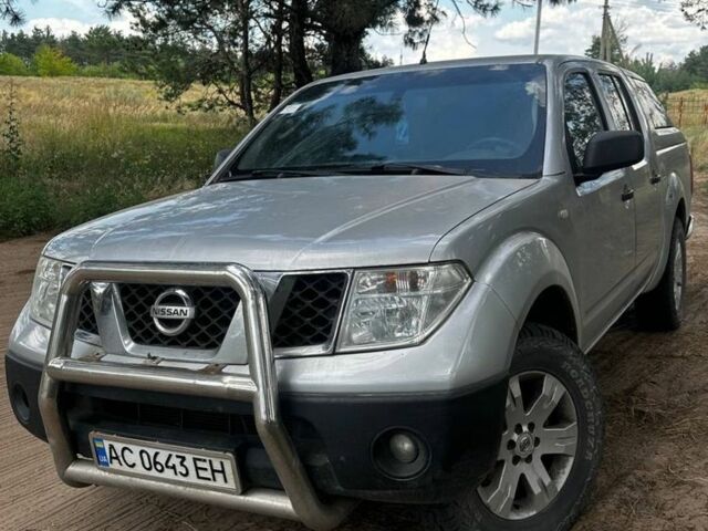 Сірий Ніссан Навара, об'ємом двигуна 2.5 л та пробігом 340 тис. км за 7494 $, фото 1 на Automoto.ua