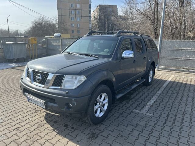 Серый Ниссан Навара, объемом двигателя 2.5 л и пробегом 285 тыс. км за 7500 $, фото 1 на Automoto.ua
