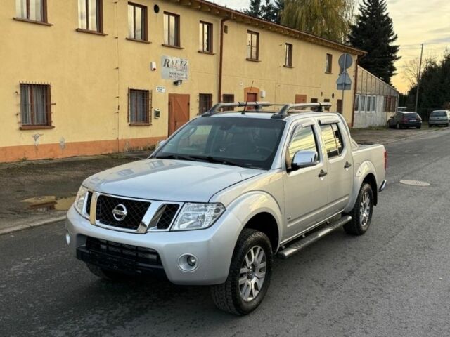 Сірий Ніссан Навара, об'ємом двигуна 2.5 л та пробігом 268 тис. км за 3950 $, фото 1 на Automoto.ua