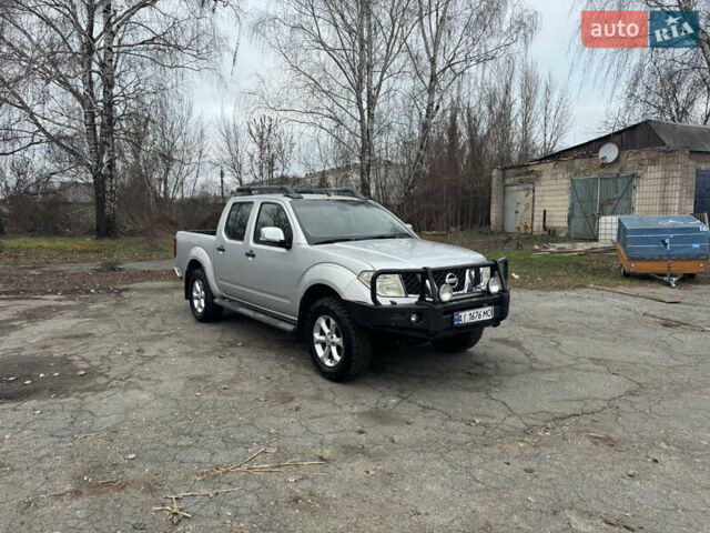 Сірий Ніссан Навара, об'ємом двигуна 2.49 л та пробігом 370 тис. км за 10000 $, фото 1 на Automoto.ua
