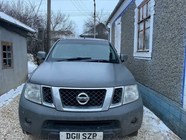 Серый Ниссан Навара, объемом двигателя 2.5 л и пробегом 200 тыс. км за 5500 $, фото 1 на Automoto.ua