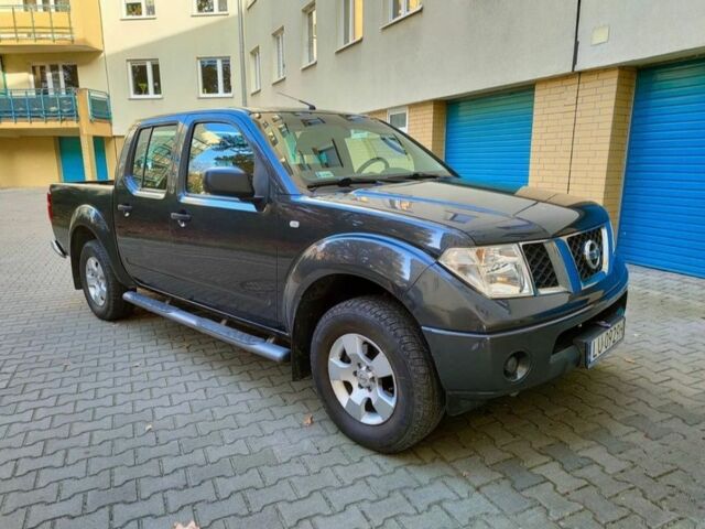 Серый Ниссан Навара, объемом двигателя 2.5 л и пробегом 321 тыс. км за 2700 $, фото 1 на Automoto.ua