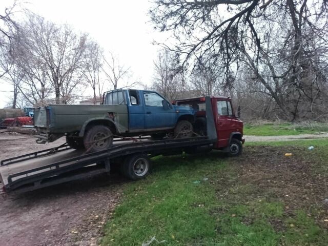 Синий Ниссан Навара, объемом двигателя 0 л и пробегом 250 тыс. км за 200 $, фото 1 на Automoto.ua