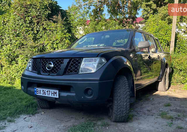 Синий Ниссан Навара, объемом двигателя 2.49 л и пробегом 320 тыс. км за 8000 $, фото 1 на Automoto.ua