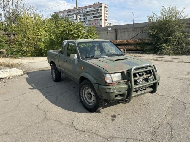 Зелений Ніссан Навара, об'ємом двигуна 2.5 л та пробігом 269 тис. км за 3800 $, фото 1 на Automoto.ua
