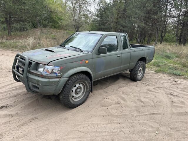 Зелений Ніссан Навара, об'ємом двигуна 2.5 л та пробігом 270 тис. км за 3650 $, фото 1 на Automoto.ua