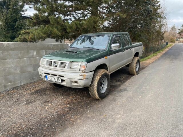 Зелений Ніссан Навара, об'ємом двигуна 0 л та пробігом 150 тис. км за 4200 $, фото 1 на Automoto.ua