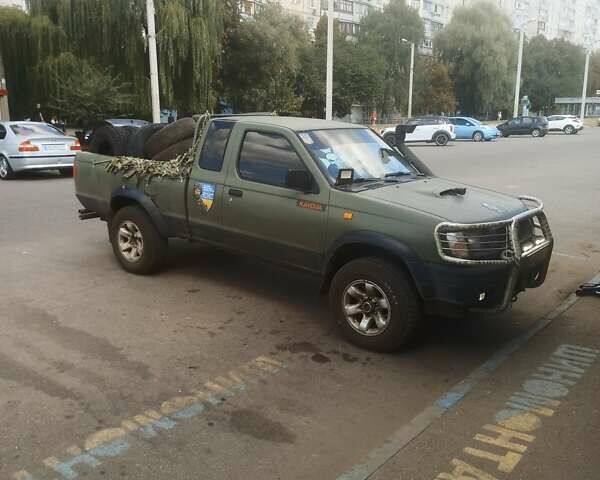 Зеленый Ниссан Навара, объемом двигателя 3 л и пробегом 270 тыс. км за 3700 $, фото 1 на Automoto.ua
