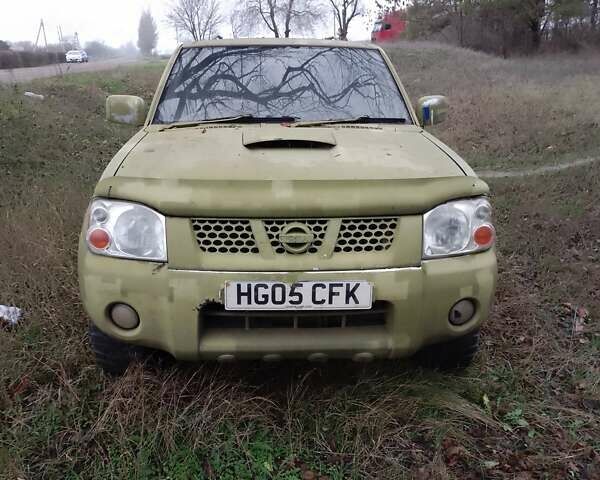Зелений Ніссан Навара, об'ємом двигуна 2.4 л та пробігом 265 тис. км за 3000 $, фото 1 на Automoto.ua
