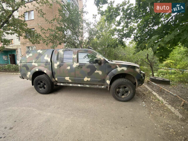 Зелений Ніссан Навара, об'ємом двигуна 2.49 л та пробігом 190 тис. км за 7000 $, фото 1 на Automoto.ua