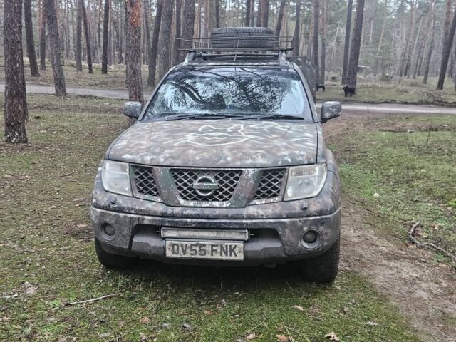 Зеленый Ниссан Навара, объемом двигателя 2.5 л и пробегом 250 тыс. км за 5000 $, фото 1 на Automoto.ua