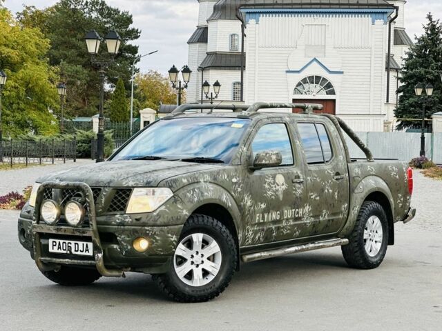 Зеленый Ниссан Навара, объемом двигателя 2.5 л и пробегом 250 тыс. км за 7254 $, фото 1 на Automoto.ua