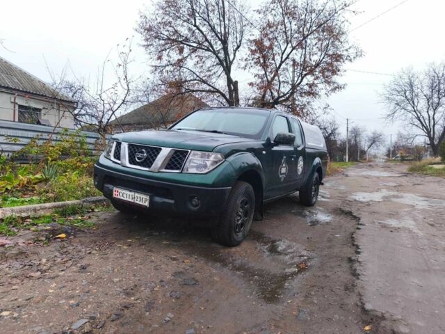 Зелений Ніссан Навара, об'ємом двигуна 2.5 л та пробігом 312 тис. км за 5674 $, фото 1 на Automoto.ua