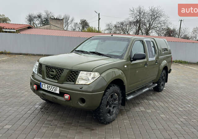 Зеленый Ниссан Навара, объемом двигателя 2.5 л и пробегом 300 тыс. км за 5800 $, фото 1 на Automoto.ua